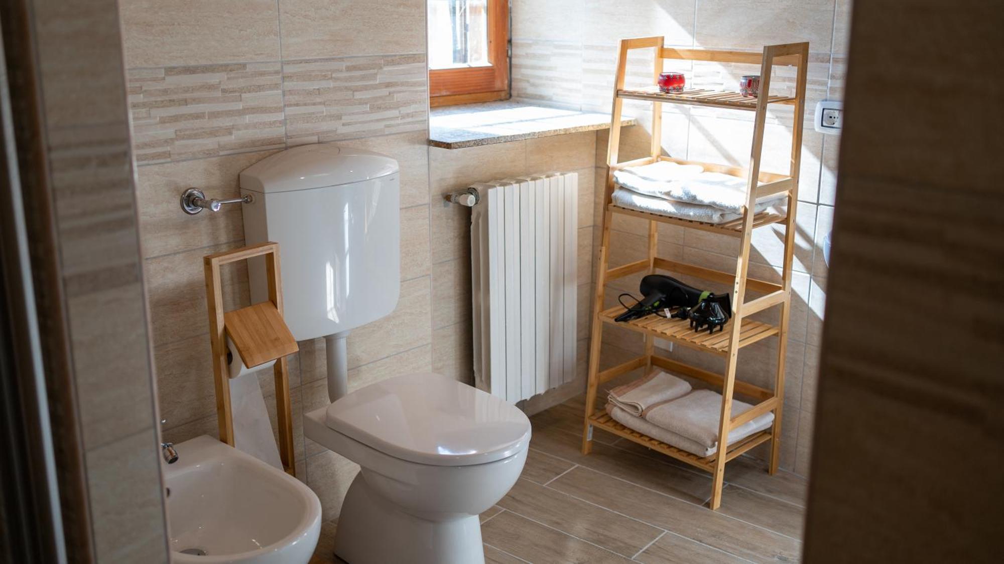 B&B La Meridiana 몬체니시오 외부 사진