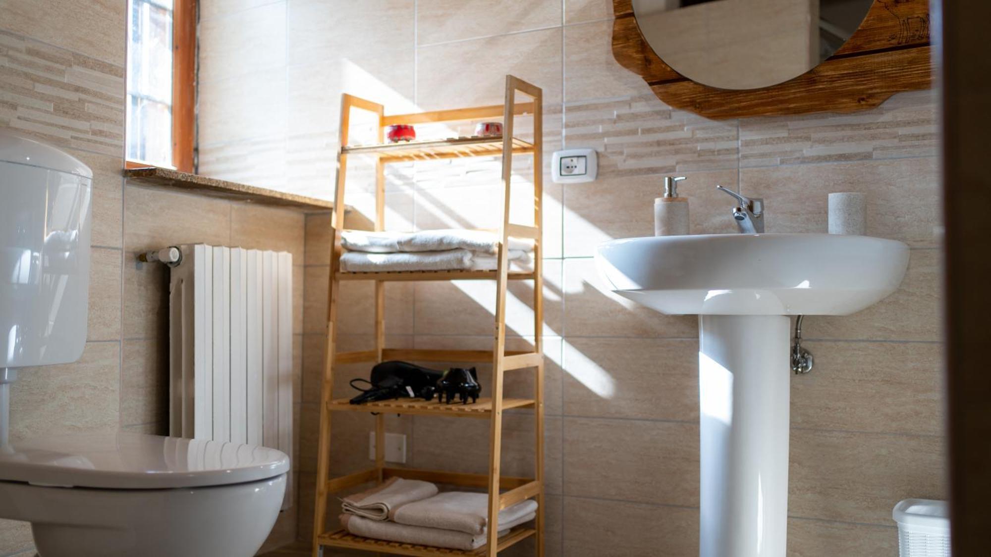 B&B La Meridiana 몬체니시오 외부 사진