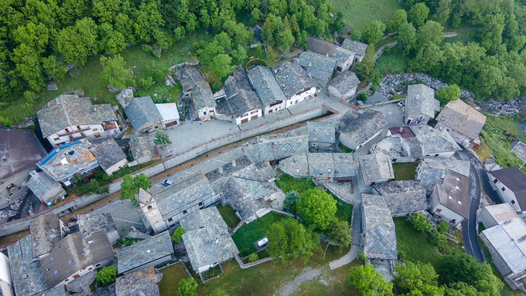 B&B La Meridiana 몬체니시오 외부 사진