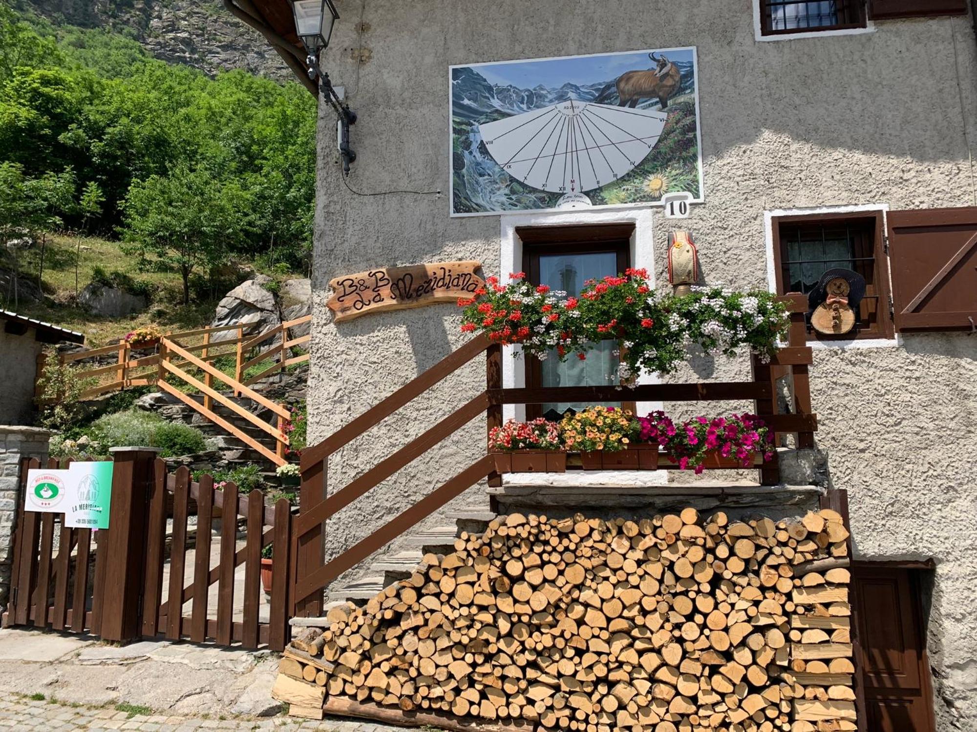 B&B La Meridiana 몬체니시오 외부 사진
